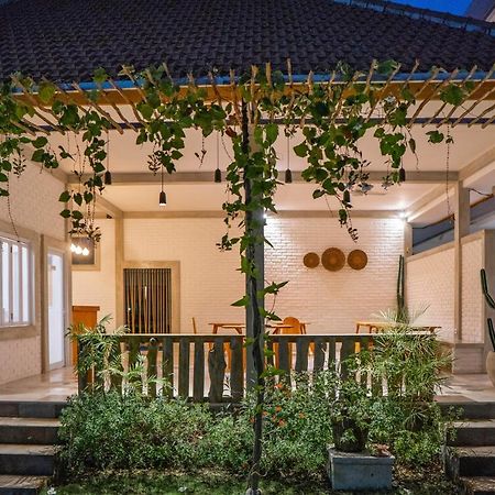 Berawa Dini Guesthouse Canggu Εξωτερικό φωτογραφία